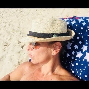 Meet your Posher, Deborah